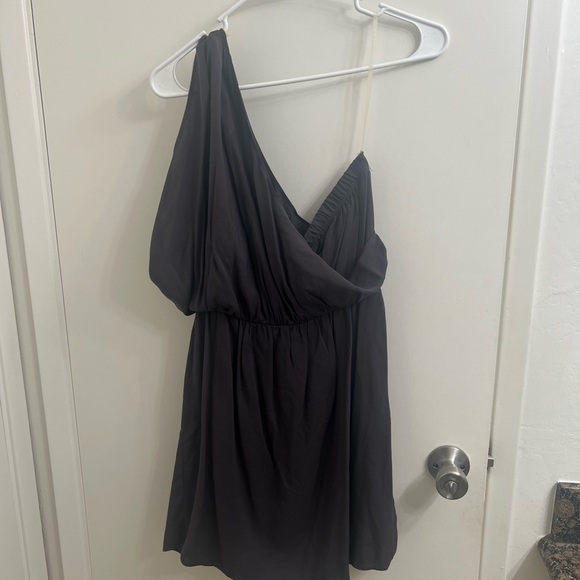 Paisley and Ivy size medium one shoulder dress. Grey. - Picture 1 of 3